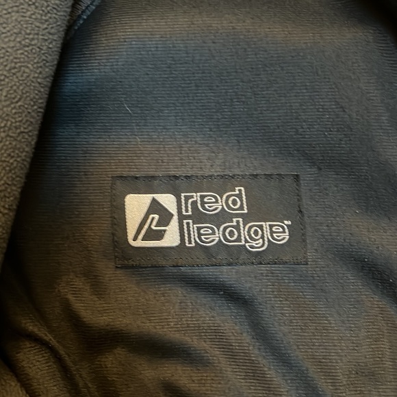 Red ledge Shell Jacket - Picture 8 of 8